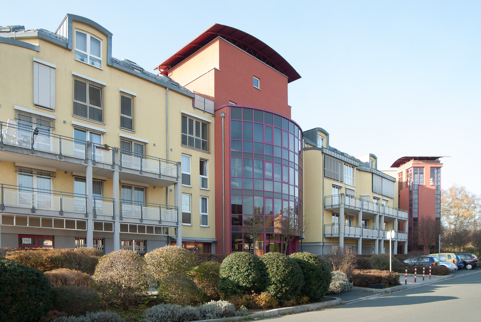 75 Reihenhäuser mit Carport